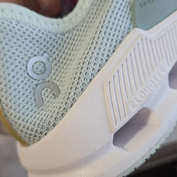 On Cloud Cloudeasy Light Gray Athletic Sneakers - Picture 11 of 14